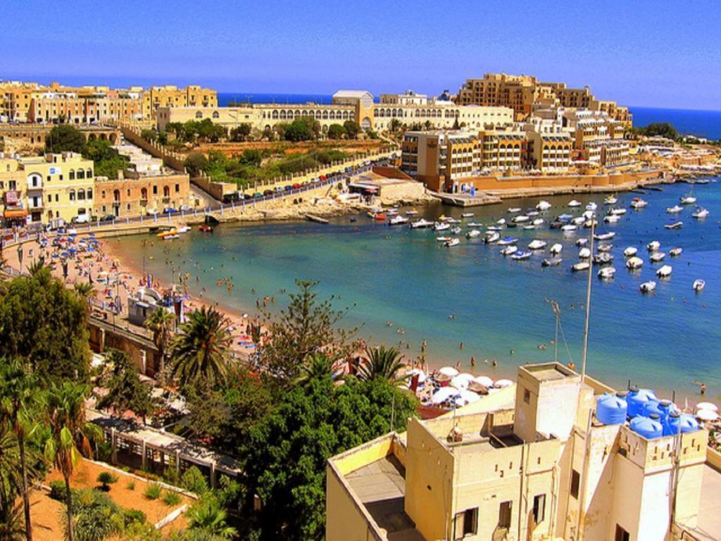 Splendid 2Br Apartment, Steps To St Georges Bay Saint Julian's Eksteriør billede