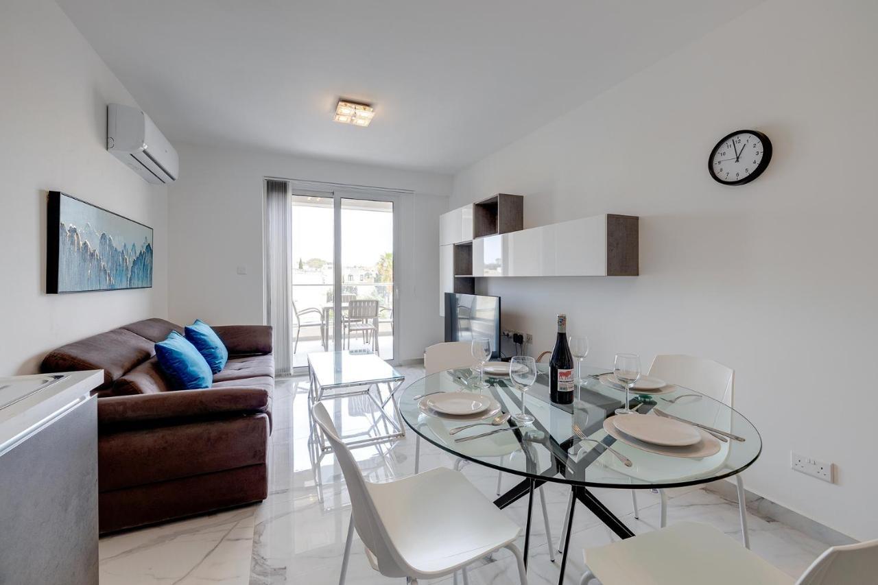 Splendid 2Br Apartment, Steps To St Georges Bay Saint Julian's Eksteriør billede