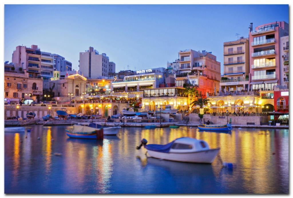 Splendid 2Br Apartment, Steps To St Georges Bay Saint Julian's Eksteriør billede